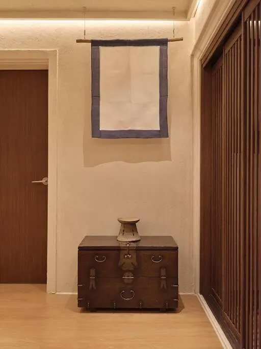 Traditional Meets Modern In Our Unique Hanok Stay Seoul 0*,
